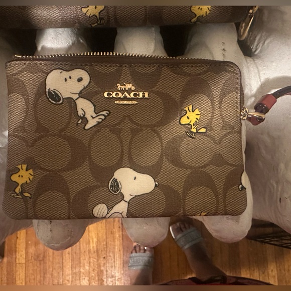 Coach snoopy purse with full sized wallet and wristlet - Picture 6 of 7